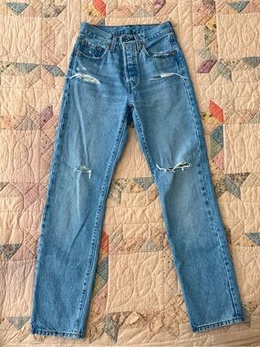 Levi’s 501 Distressed Straight Leg Jeans | Light Wash | Button Fly | W24 L30